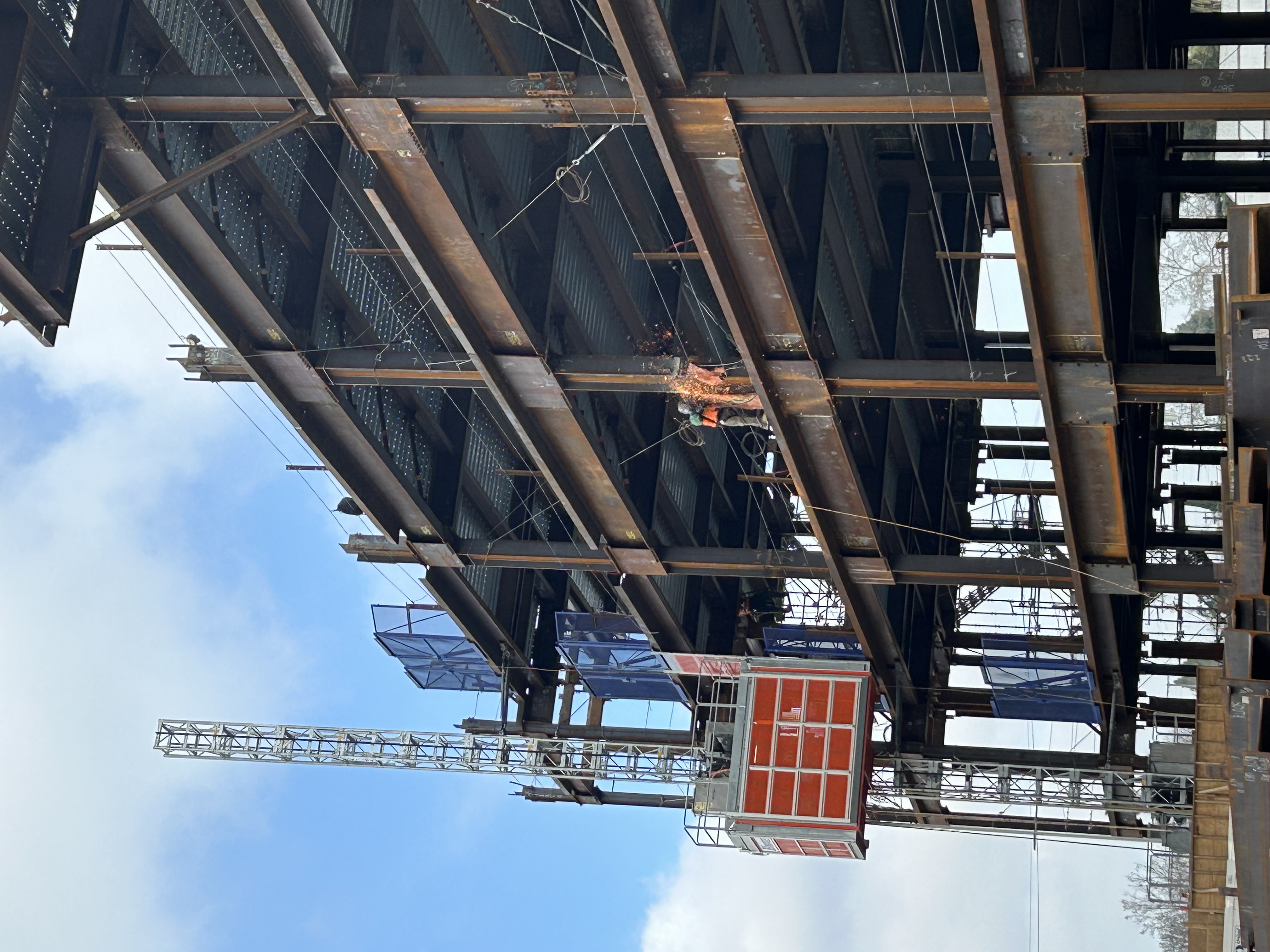 Hensel Phelps on Site